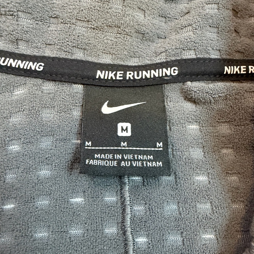 Nike‎ Men’s Gray Heather Half-Zip Performance Pullover - Picture 2 of 5